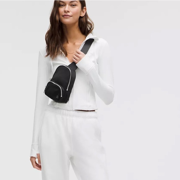 Lululemon everywhere sling Black Crossbody Bag NWT - Picture 2 of 10